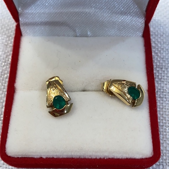 Real Emerald stones and 18k Solid Gold Eirings - Picture 7 of 16